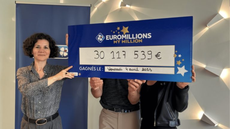 Ce couple garde l'anonymat et pour cause, ils ont gagné la somme dingue de 30 117 539€ à l'EuroMillions